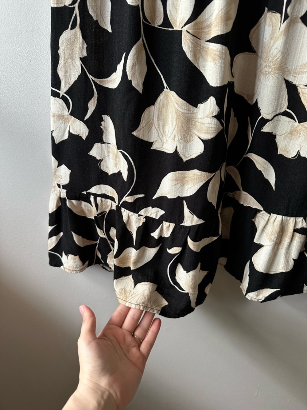 Maurices Black Smocked Puff Sleeve Beige Floral Dress Boho Vacation Size M - Picture 3 of 10